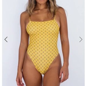 Skatie Resa one piece Kauai